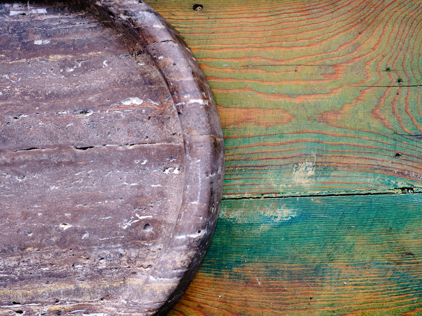 Round Brown Travertine Thick Tray L