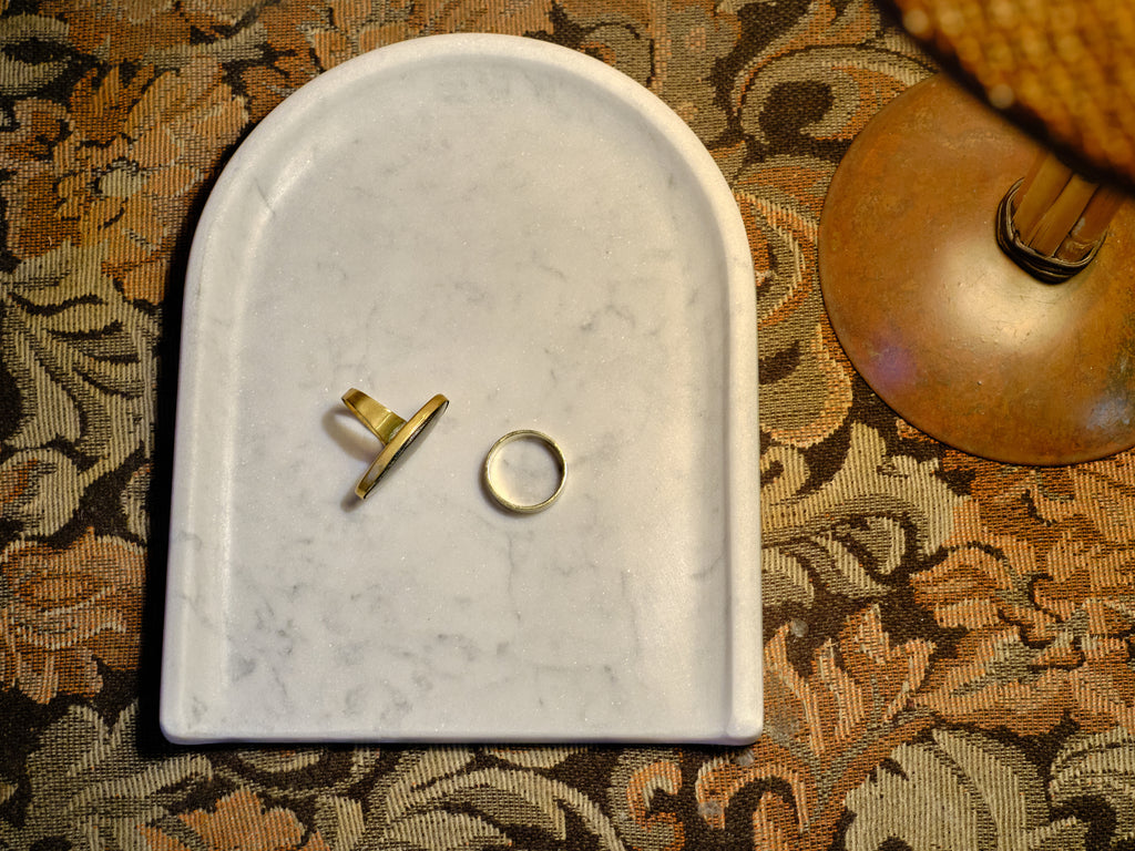 Arch Carrara Tray