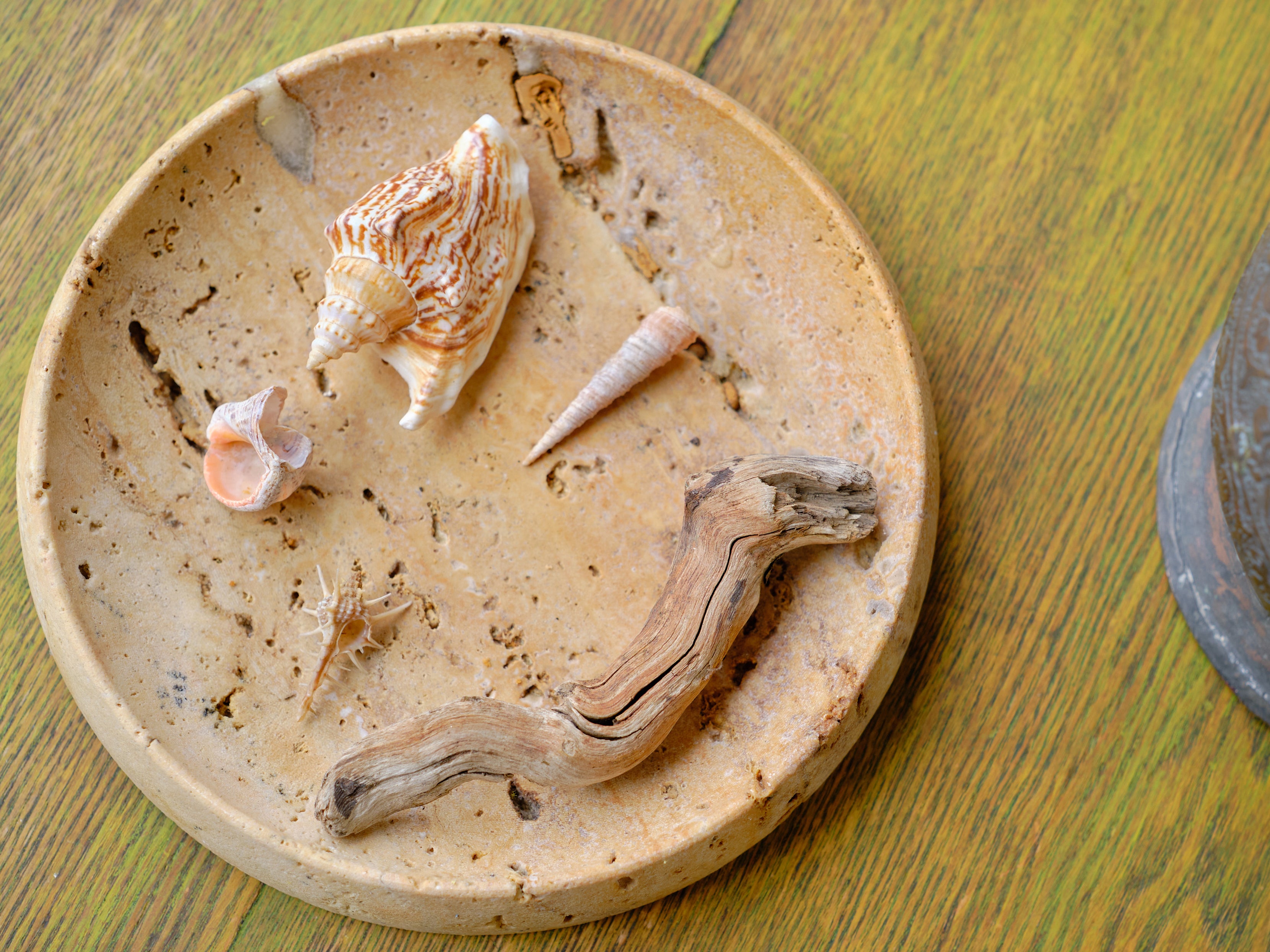 Round Yellow Travertine Tray